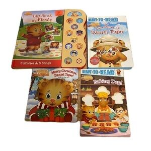 Daniel Tiger Book Bundle Lot Song Musical Button Ready to Read Neighborhood